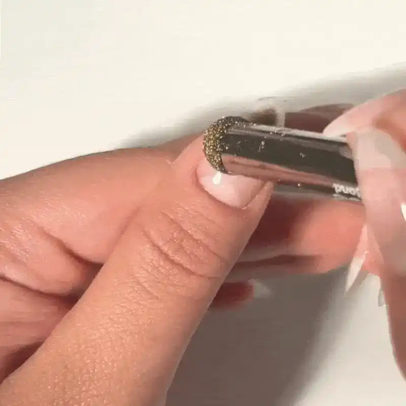 Golden - Shade Shift Metallic Nail Powder - Image 2